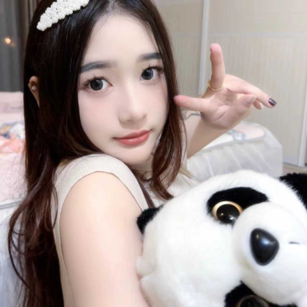 年轻兼职的小美女