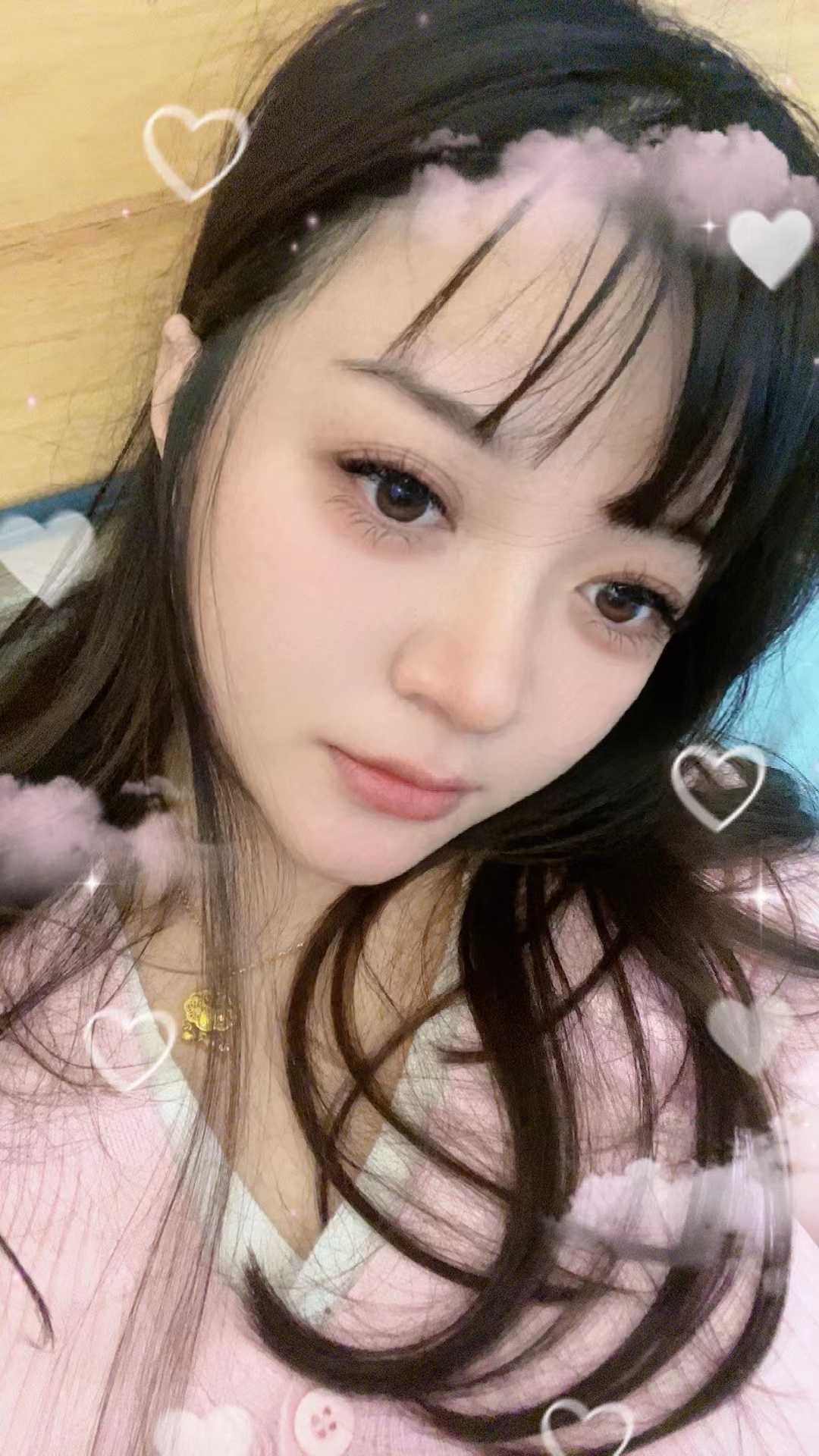 身材娇小的小美女