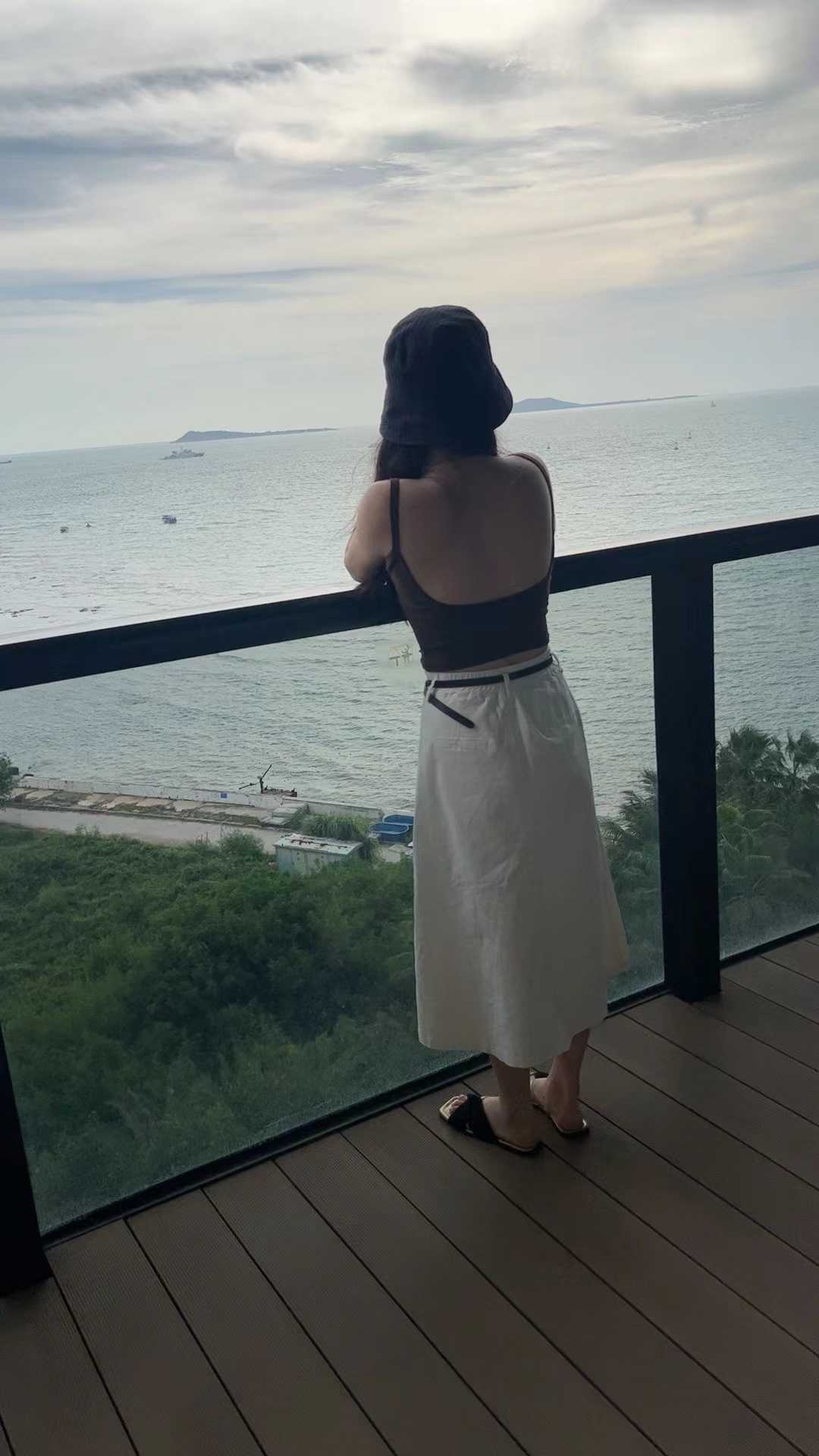 身材娇小的小美女