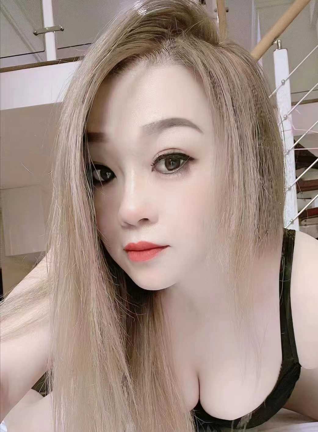 奶子大开放型少妇