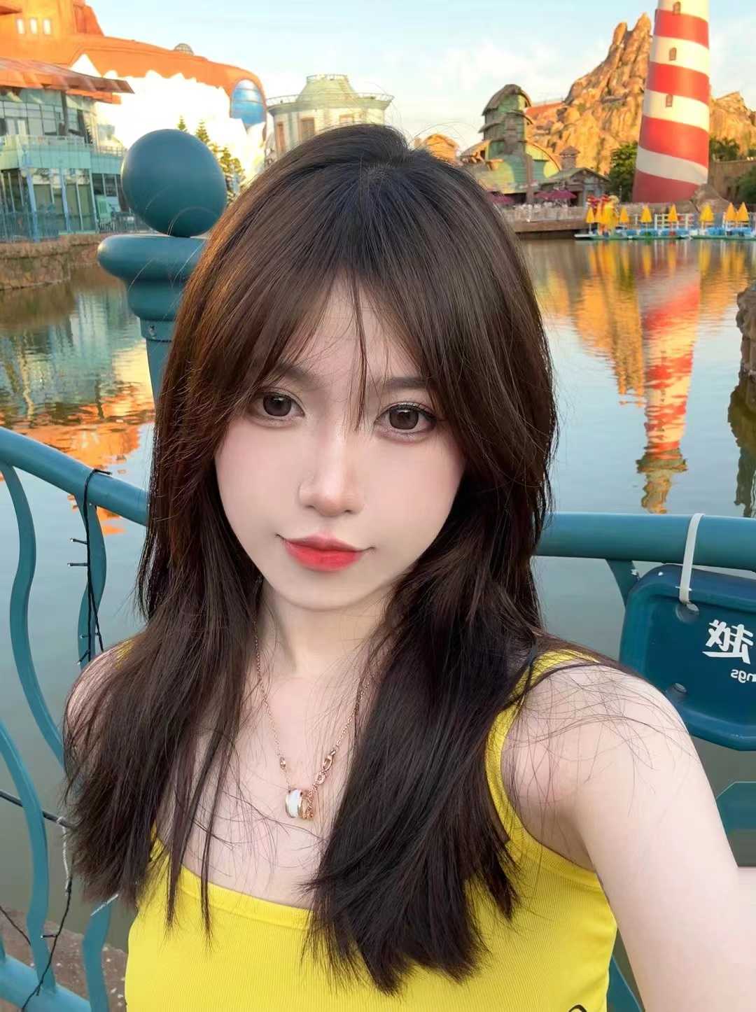 很是配合，各种姿势拿捏