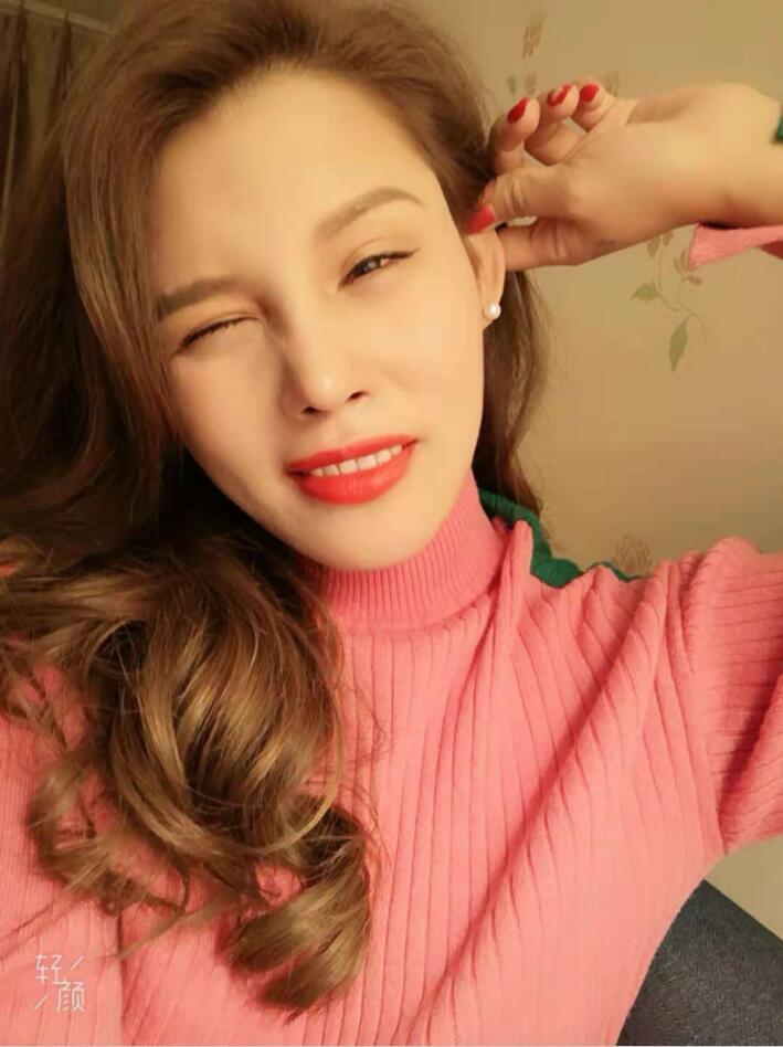 真服务的小微，身材好，胸大