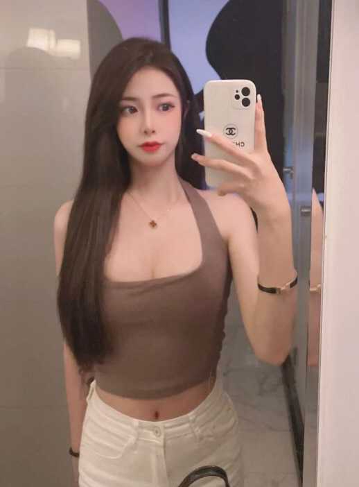 大学刚毕业的性感萝莉