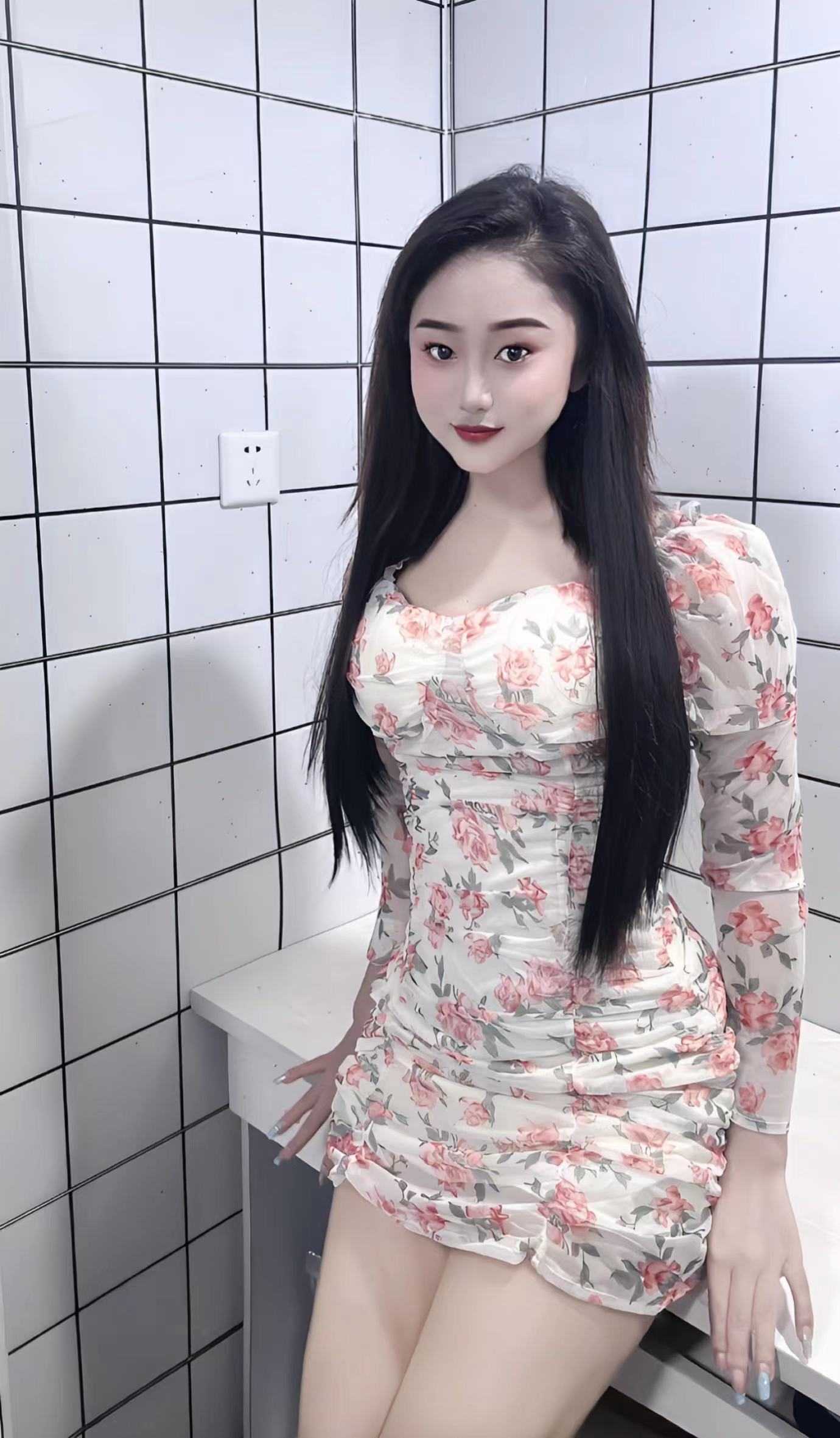 漂亮小姐姐服务到位身材诱人