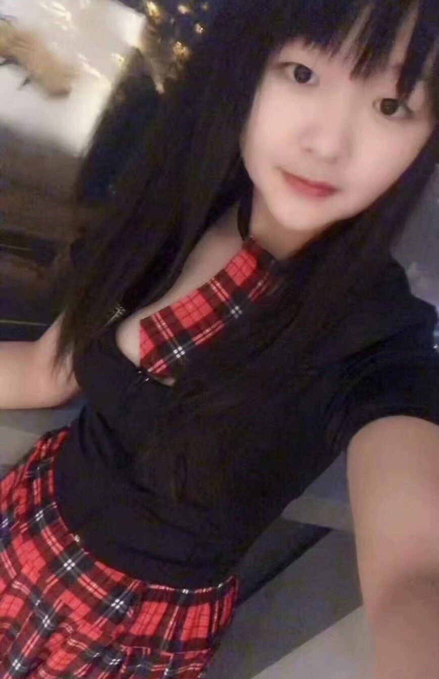 体验清纯学生型妹子，很爽的体验