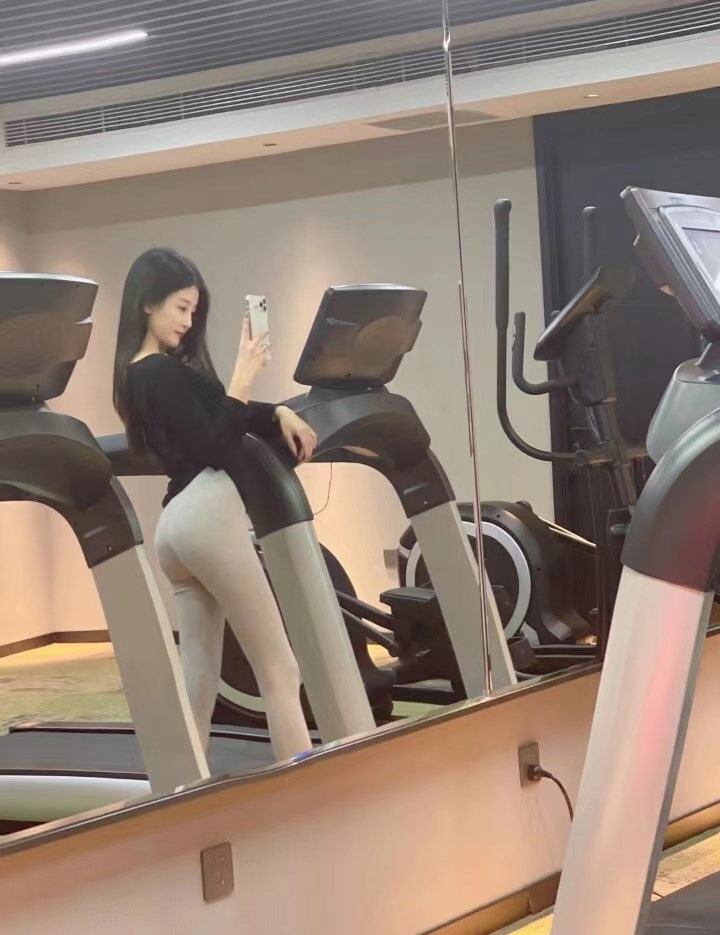 百子湾嫩妹子兼职刚下海