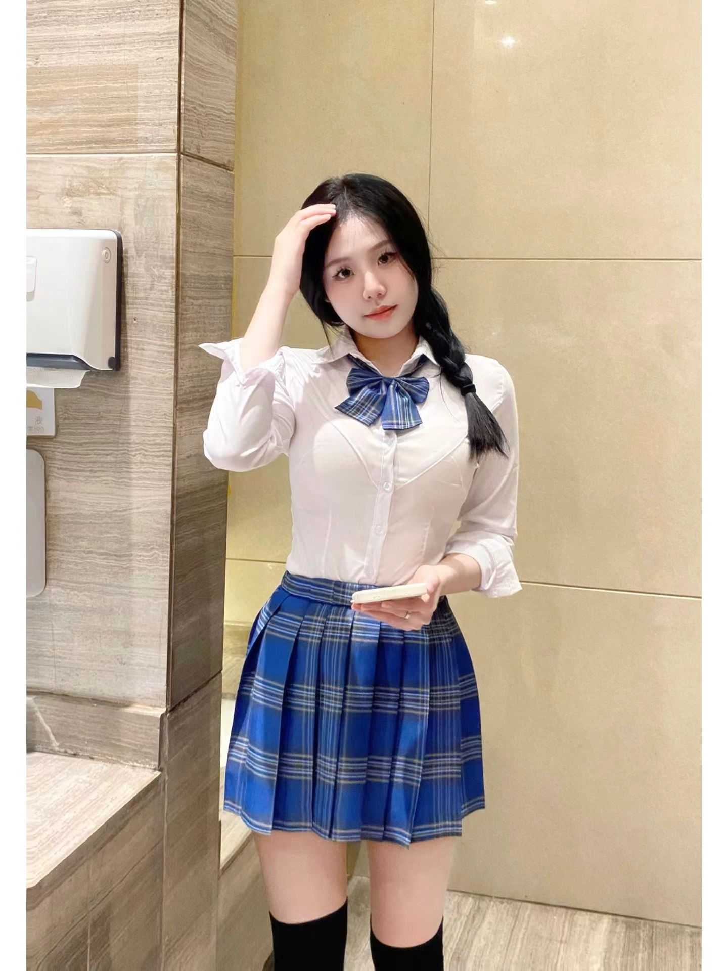 滴滴，可颜可甜，懂得配合，听话，小巧玲珑，身高165，体重108，熊b，需要的联系