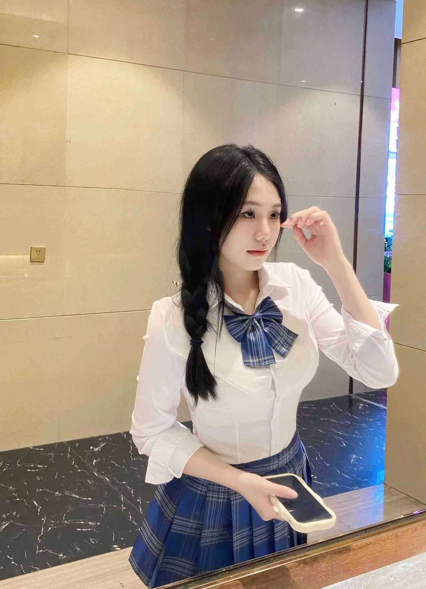 滴滴，可颜可甜，懂得配合，听话，小巧玲珑，身高165，体重108，熊b，需要的联系