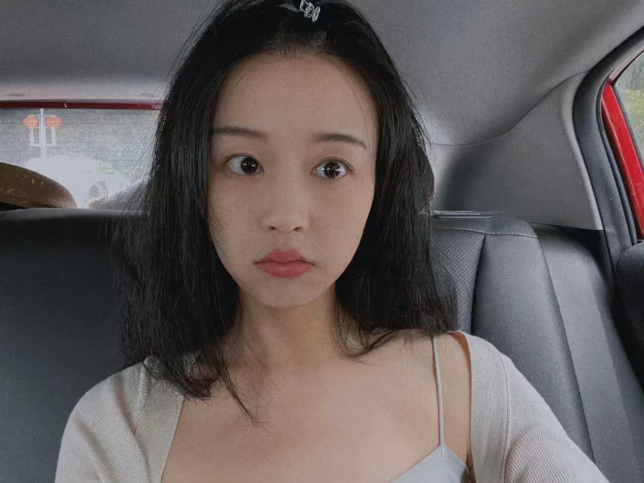 年轻给力的小姐姐