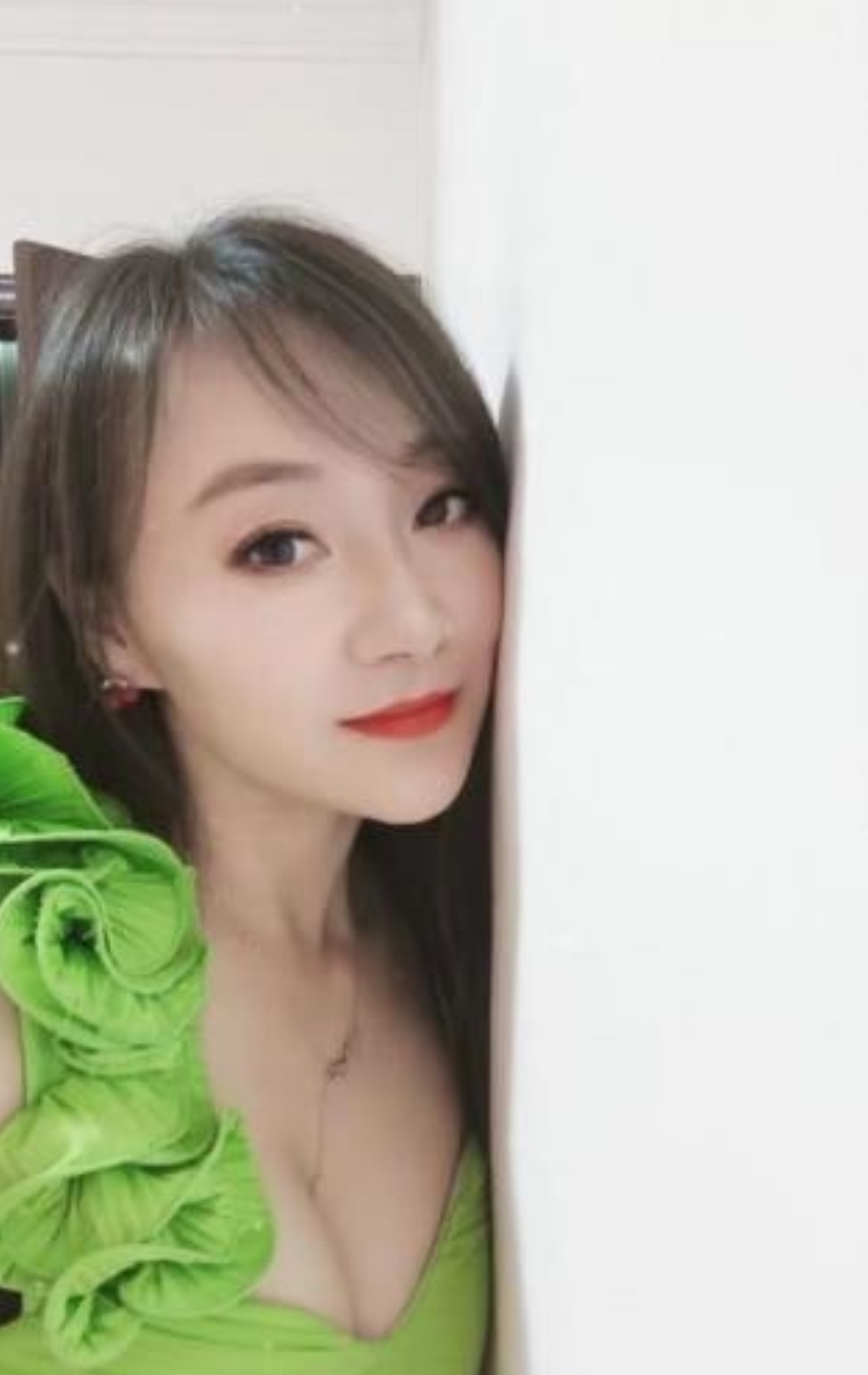 东北大妞的性格，热情健谈。个子蛮好高的