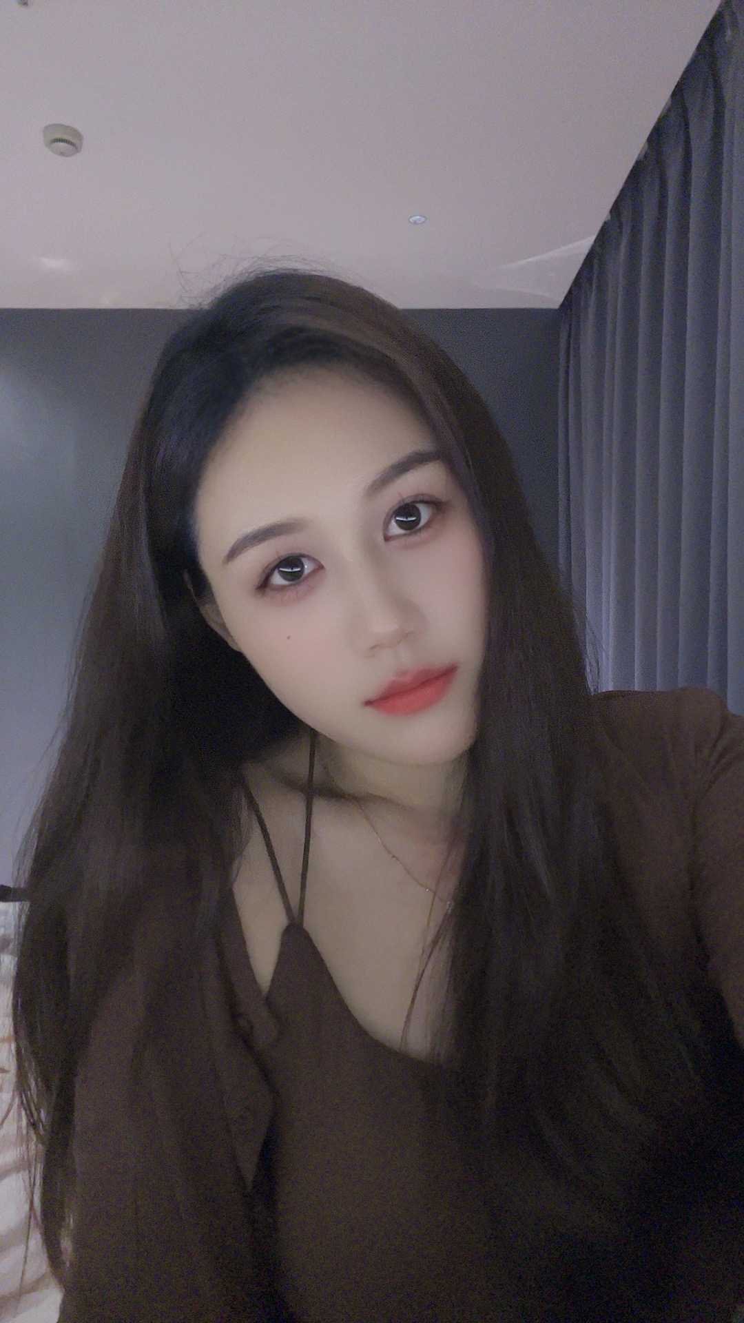 颜值正点，身材超棒的小姐姐