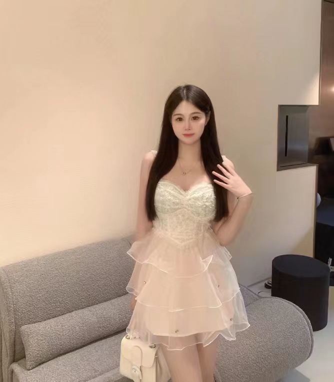 小姐姐胸挺，比较主动