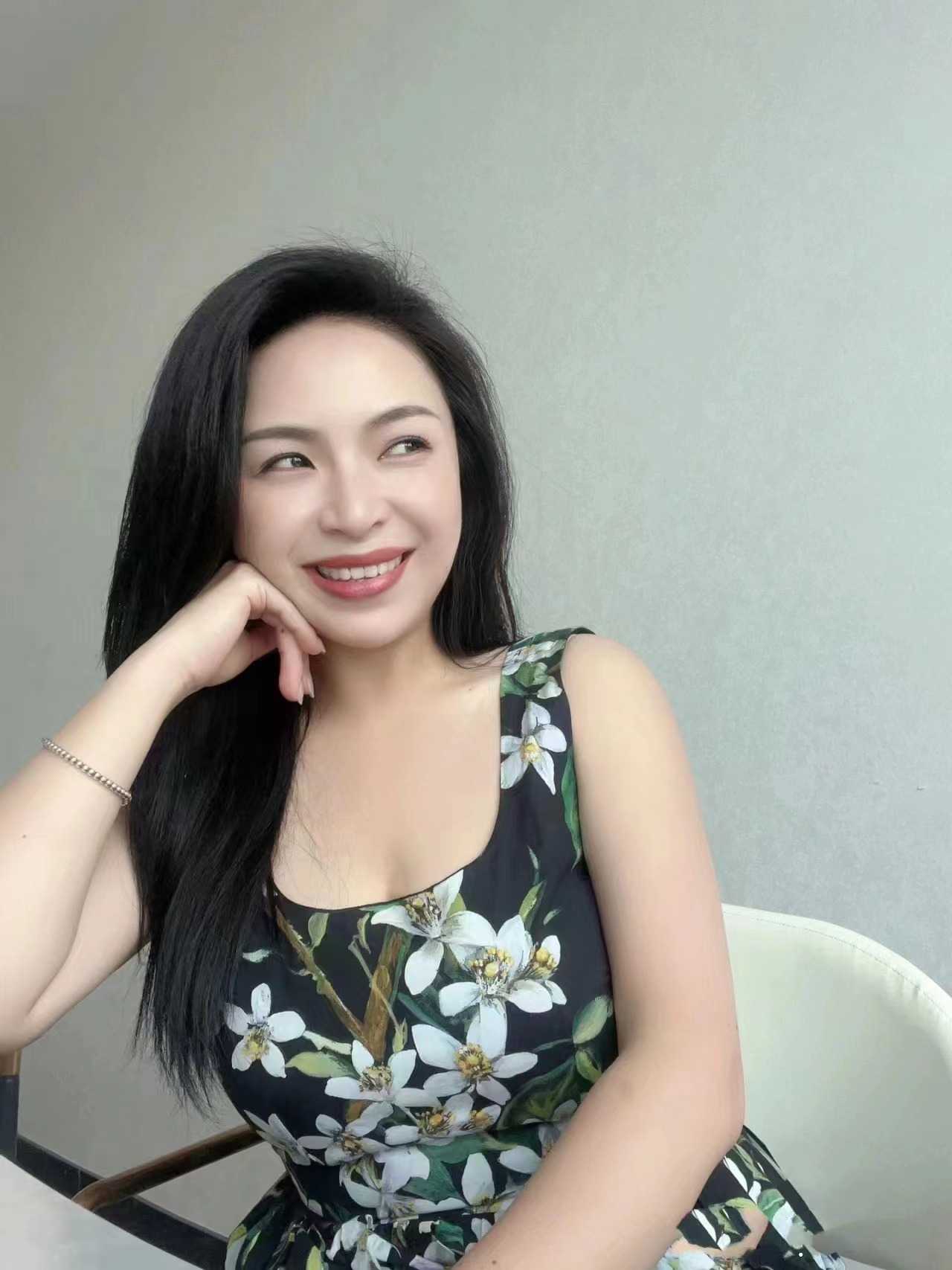 大胸姐姐很给力，暴爽