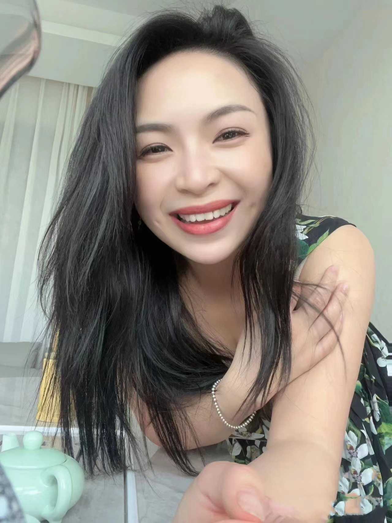 大胸姐姐很给力，暴爽