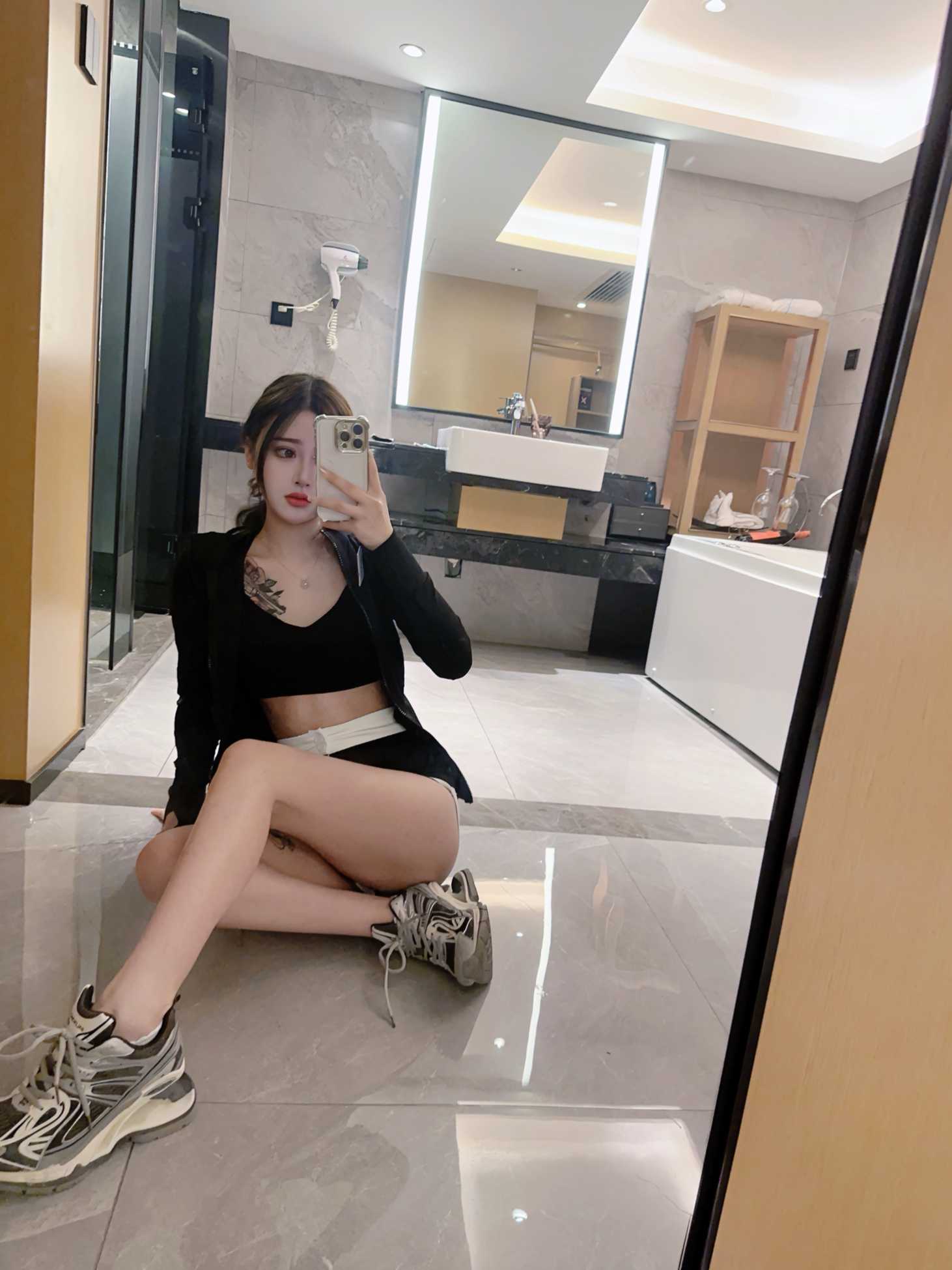 妹子身材颜值都很棒