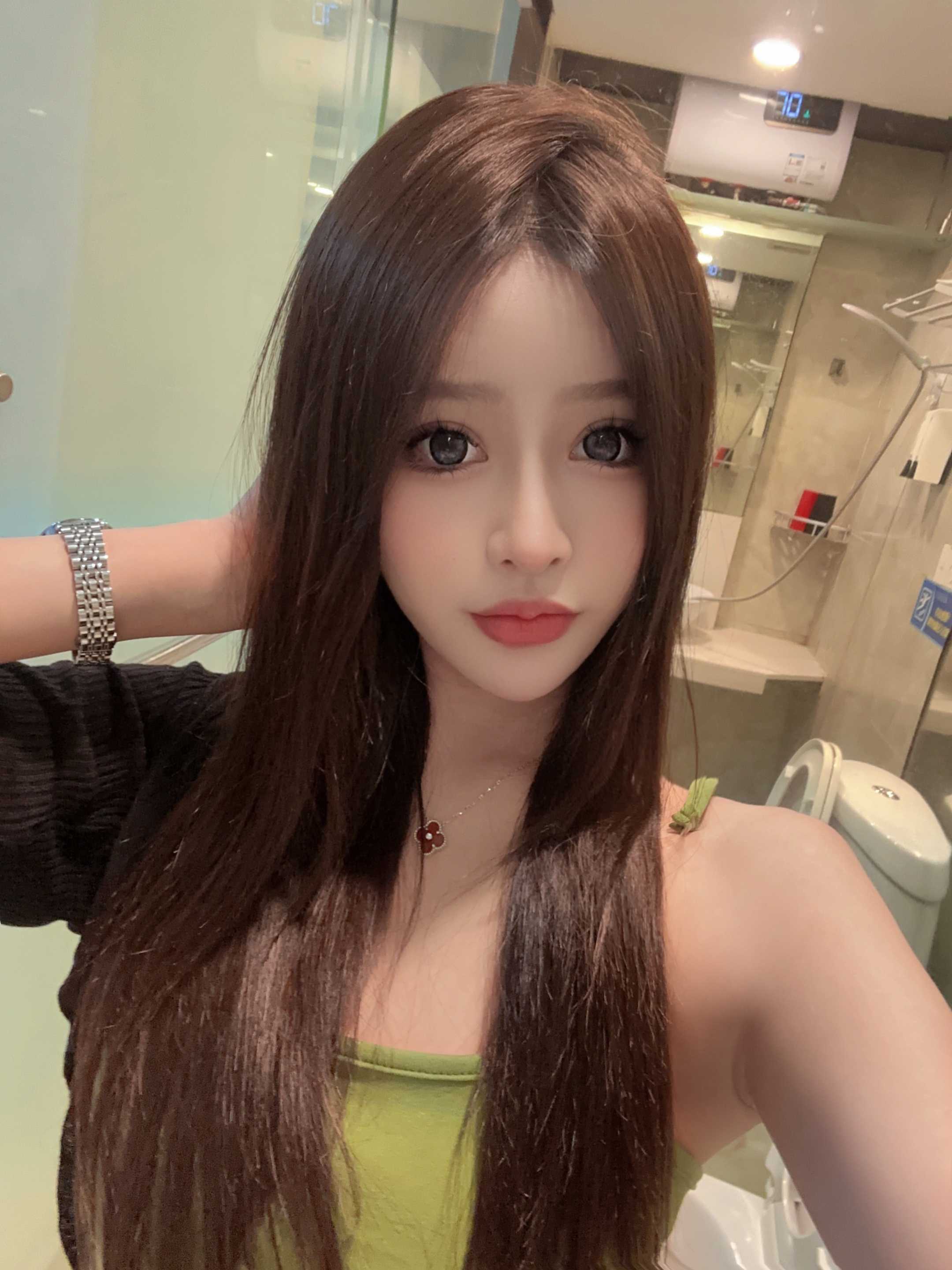 妹子身材颜值都很棒