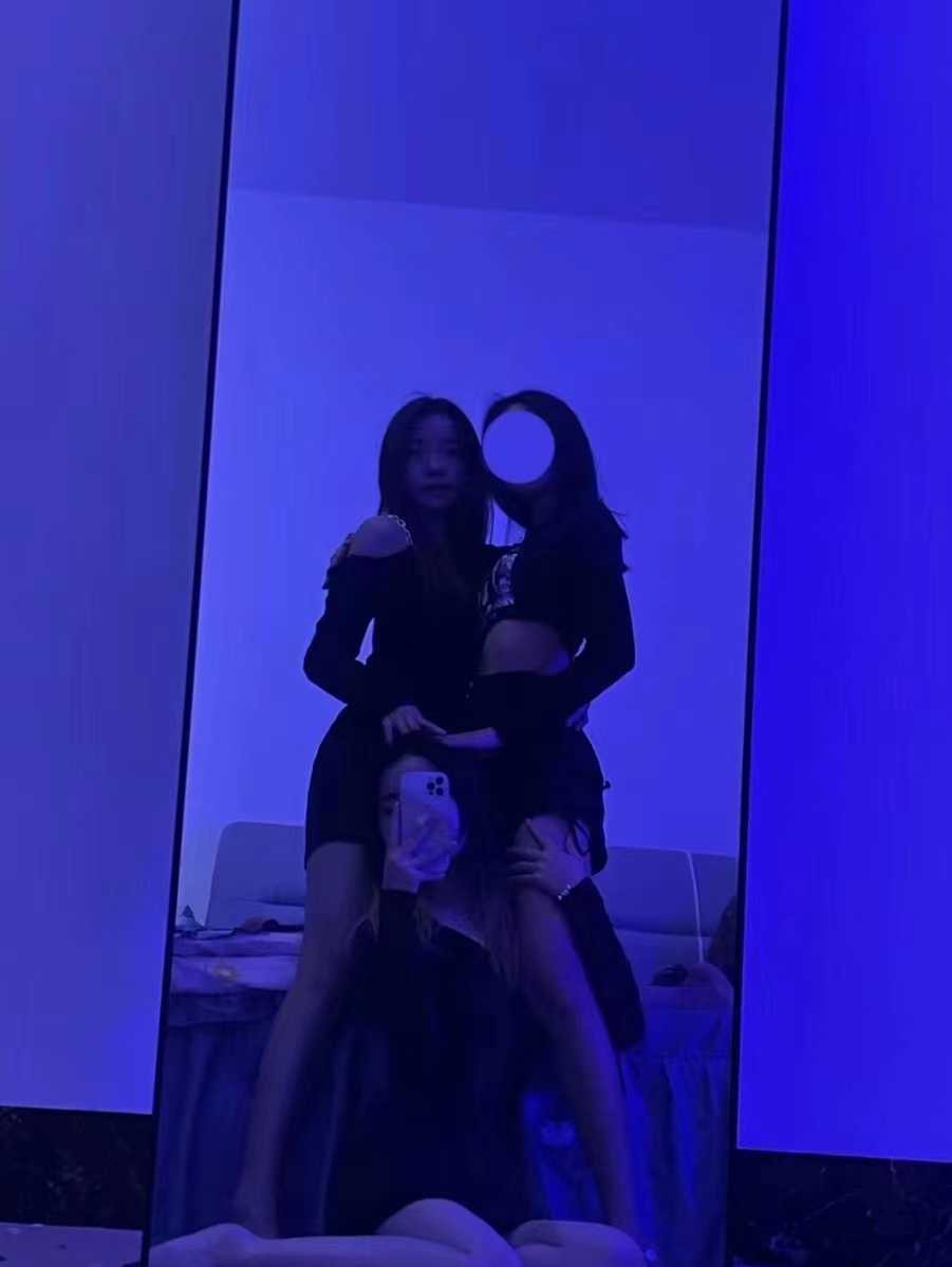 一字马可三通姐妹花