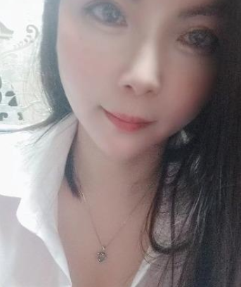 身材性感，胸大腿长的少妇