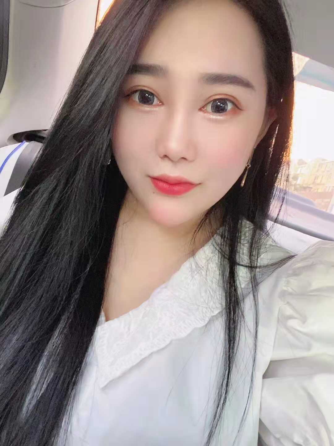 南山区身材匀称精致的小姐姐