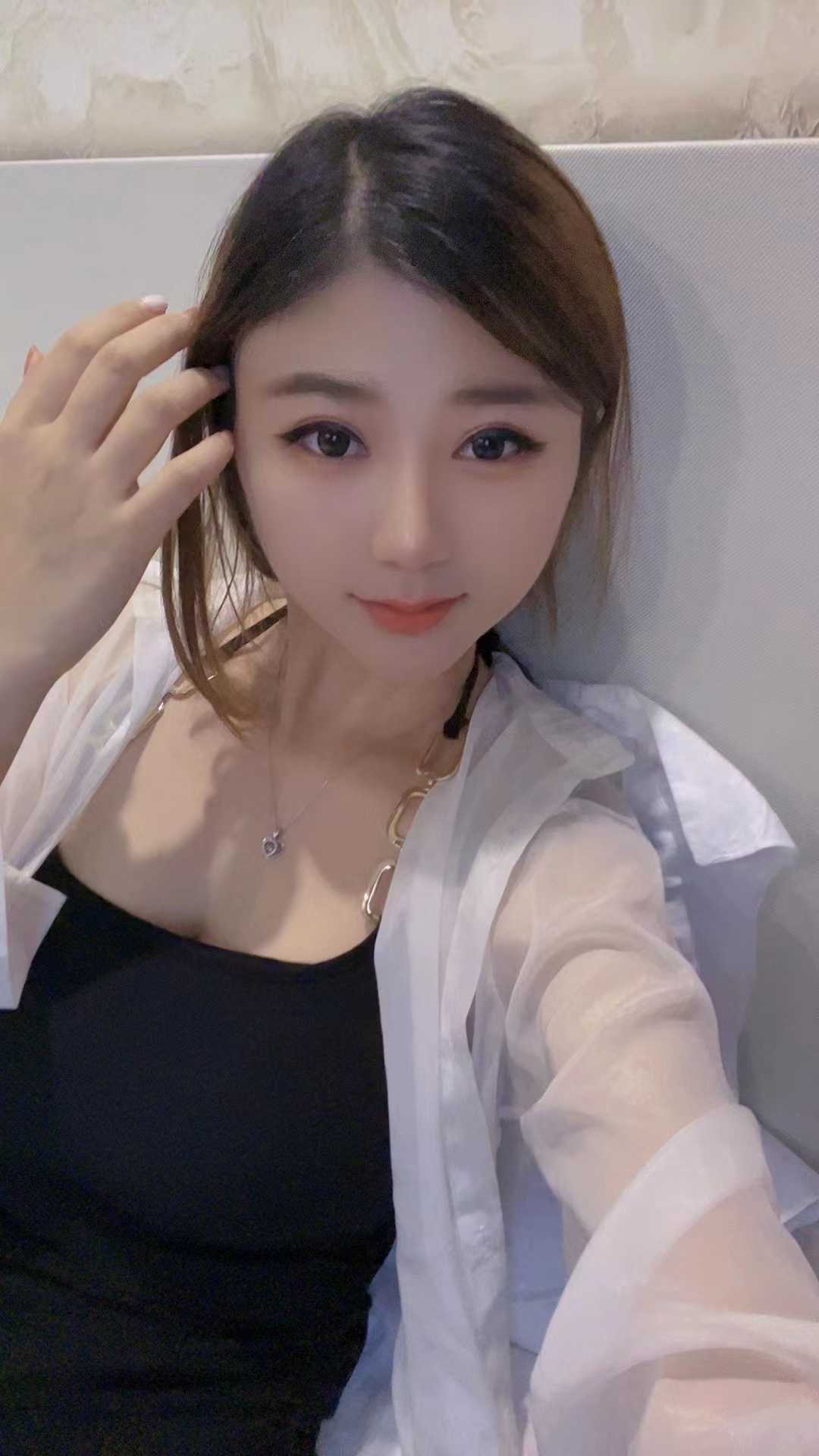 三点粉B紧会夹水多