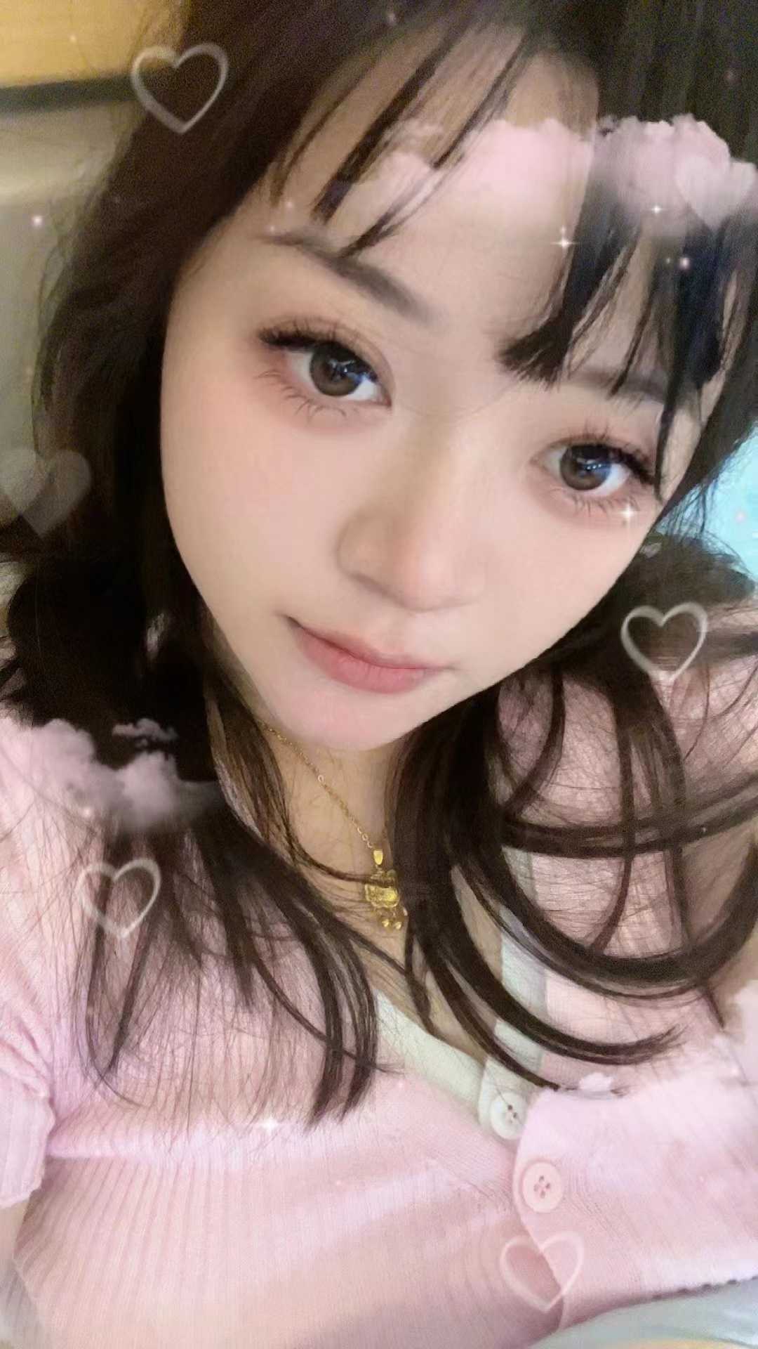 在床上很开放，各种姿势都会