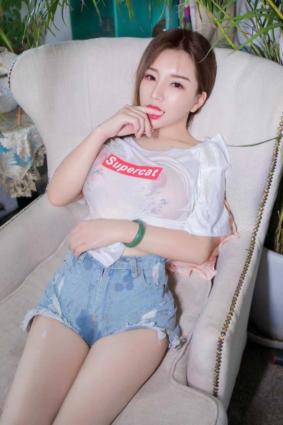 胸大价格超合适妹子