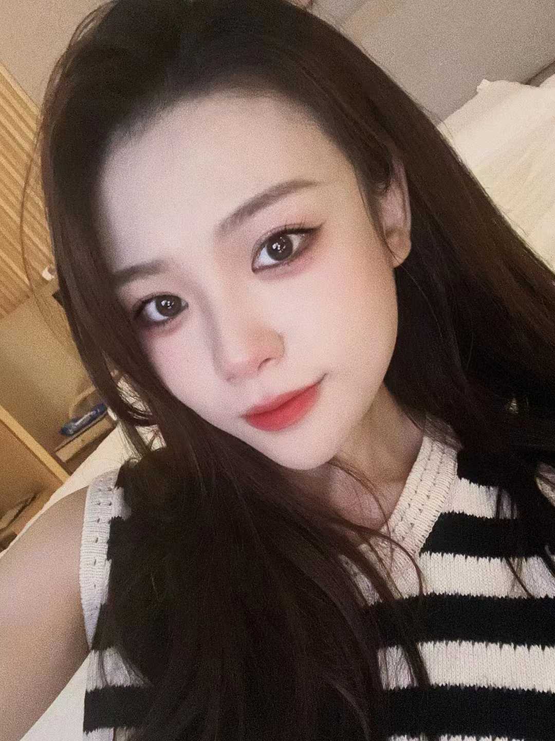 小穴暖暖的，呻吟很好听