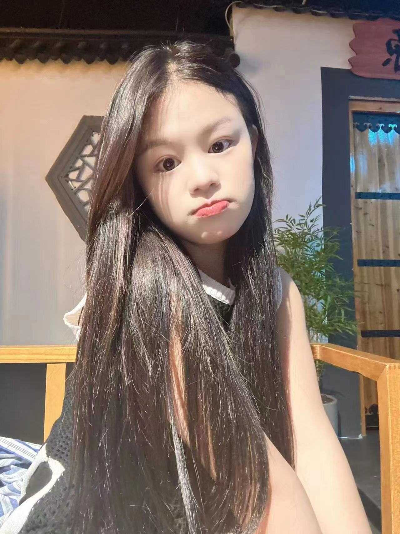 翘臀粉嫩小妹儿