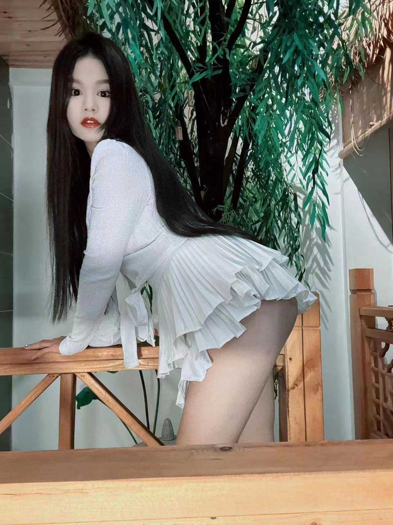 翘臀粉嫩小妹儿
