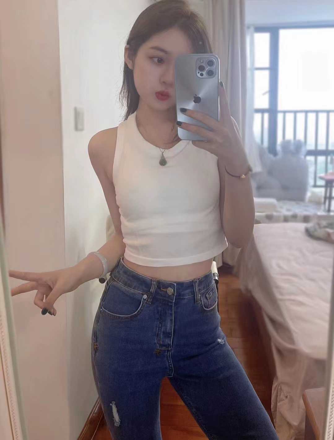 楚楚动人的小美女