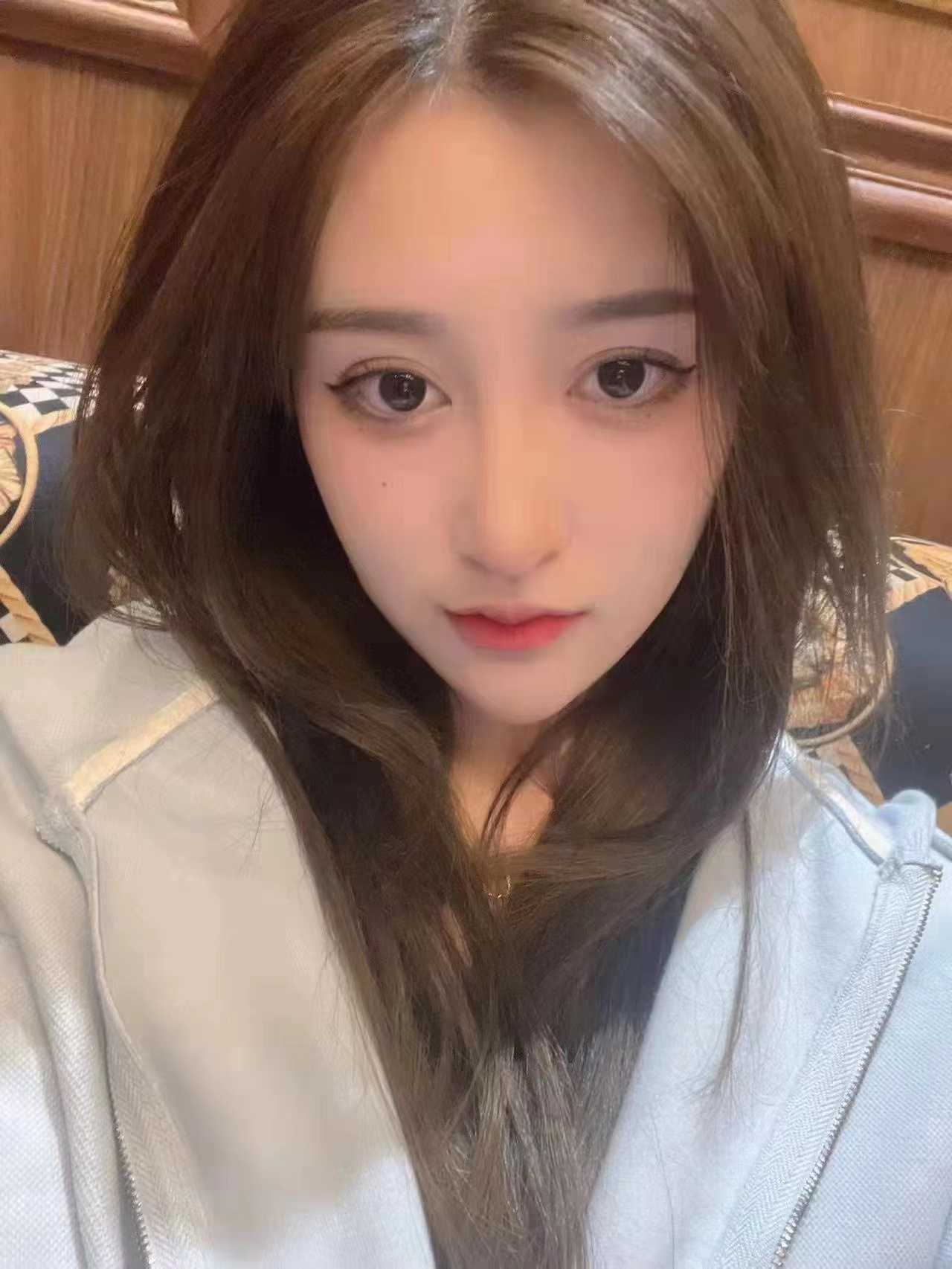 金发美女，温柔舒服