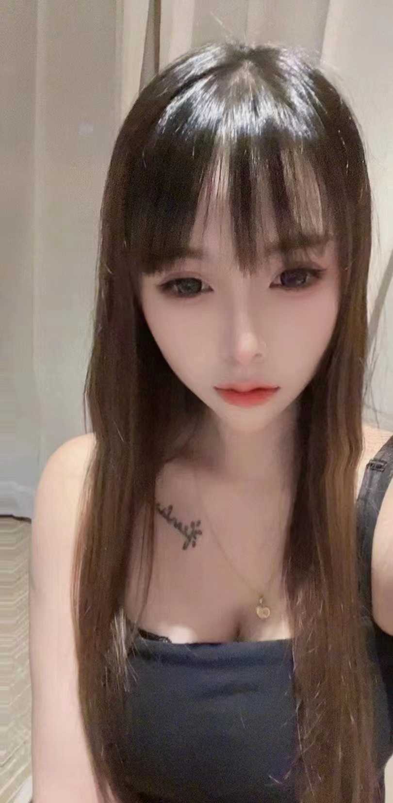 吐舌头特别有劲，直接触电的感觉