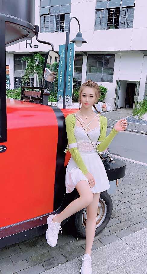 身材超级棒的小姐姐