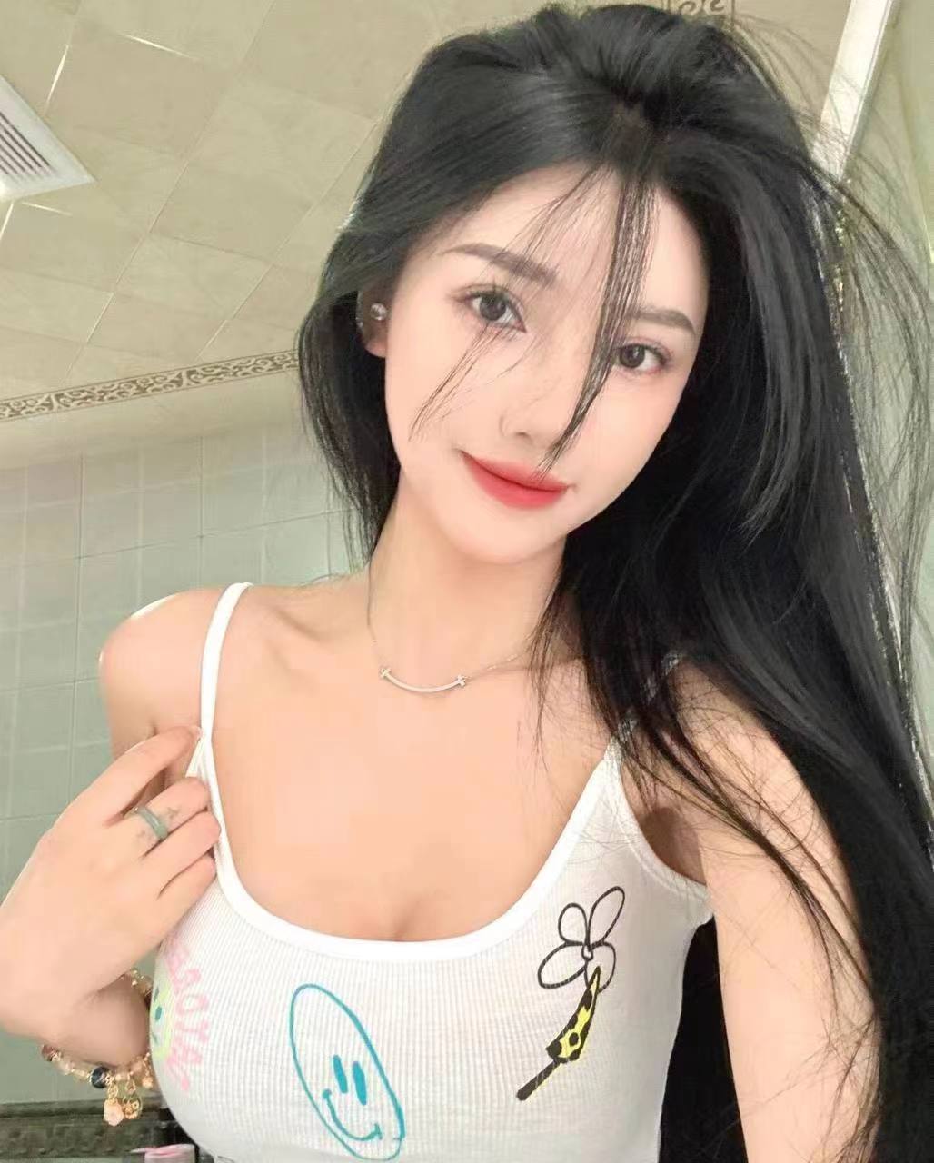 性感辣妹，服务到位