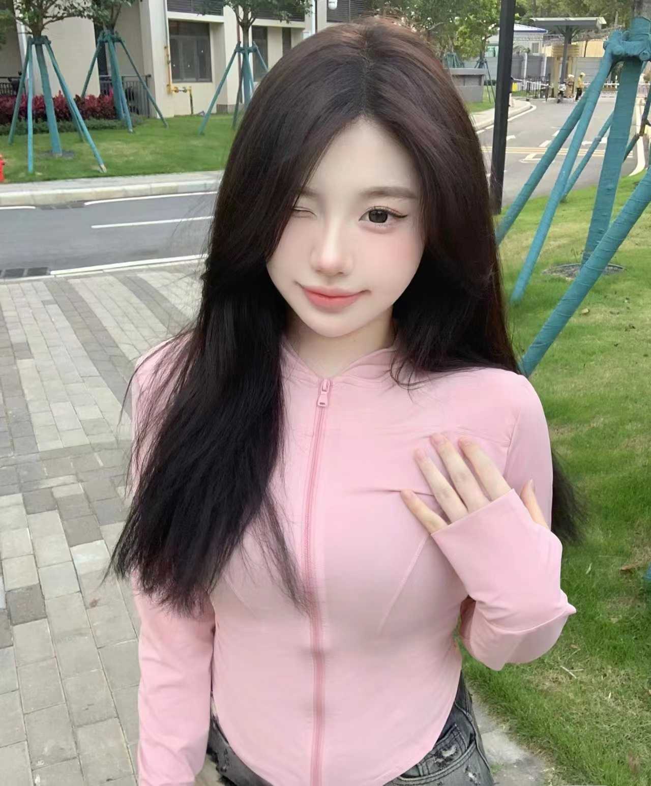 肤白貌美，身材那是前凸后翘