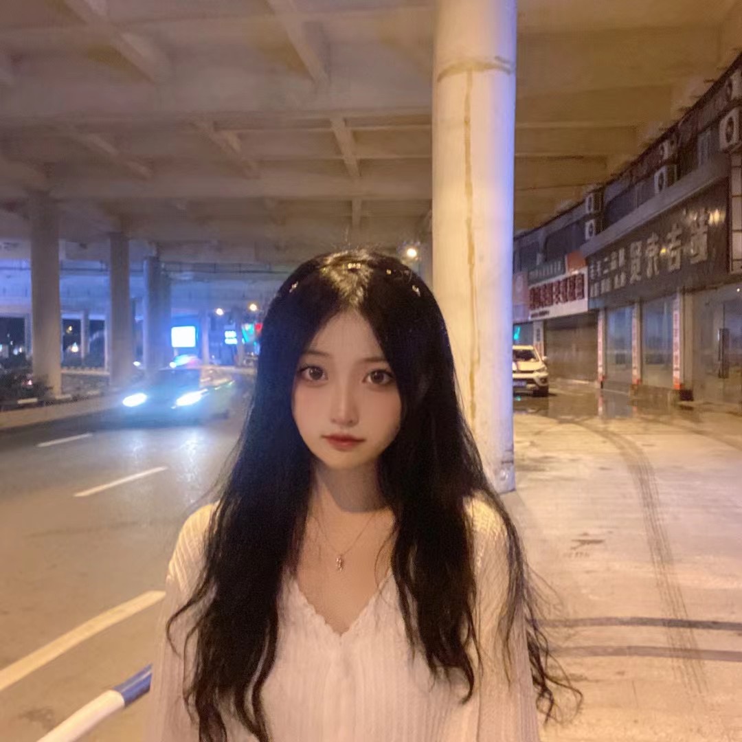 苗条蜜桃臀甜甜