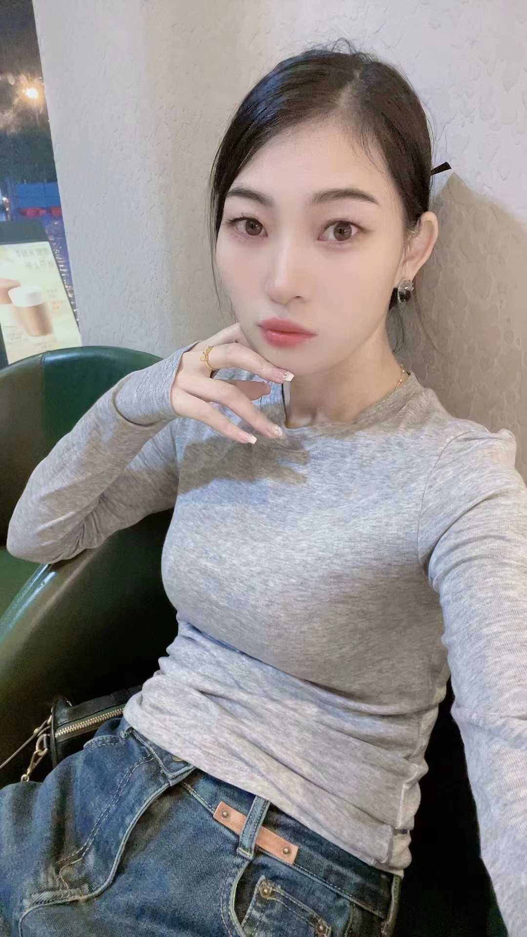 妹子人很好，胸大很细心