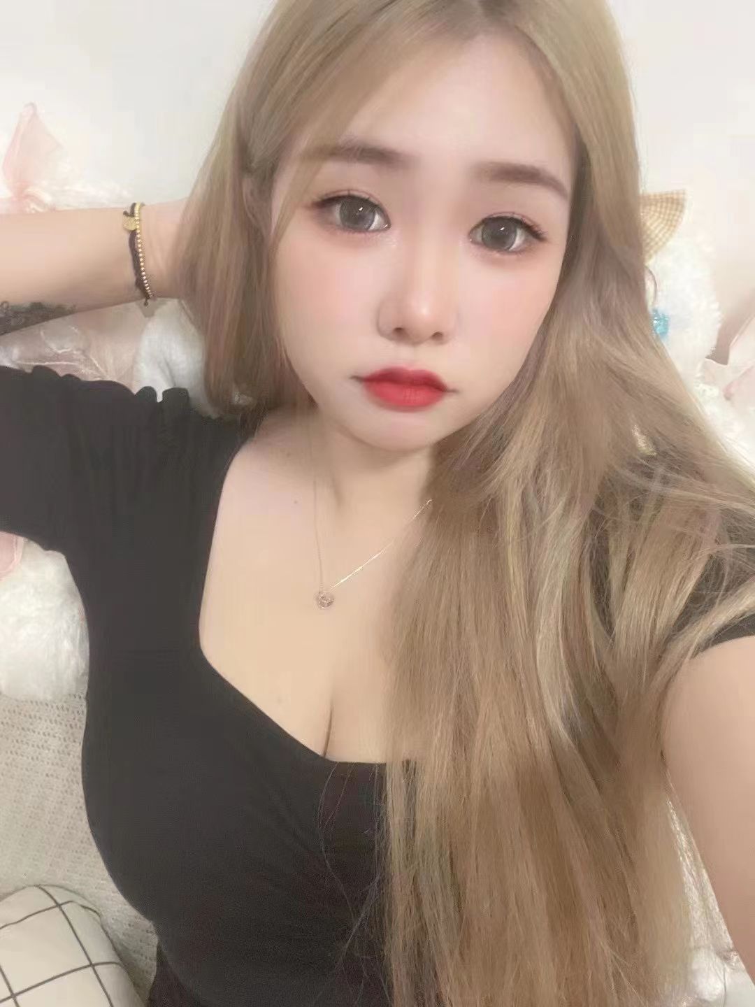 年轻大奶个人兼职妹子