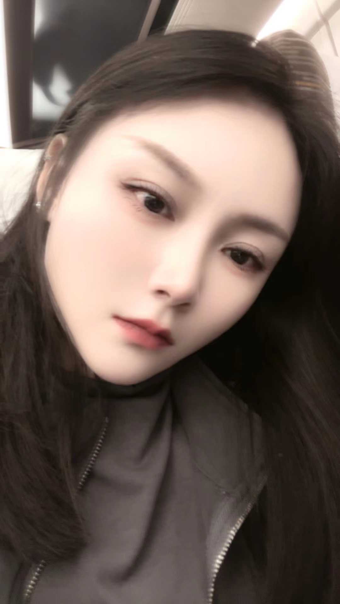 很有气质的小姐姐一枚