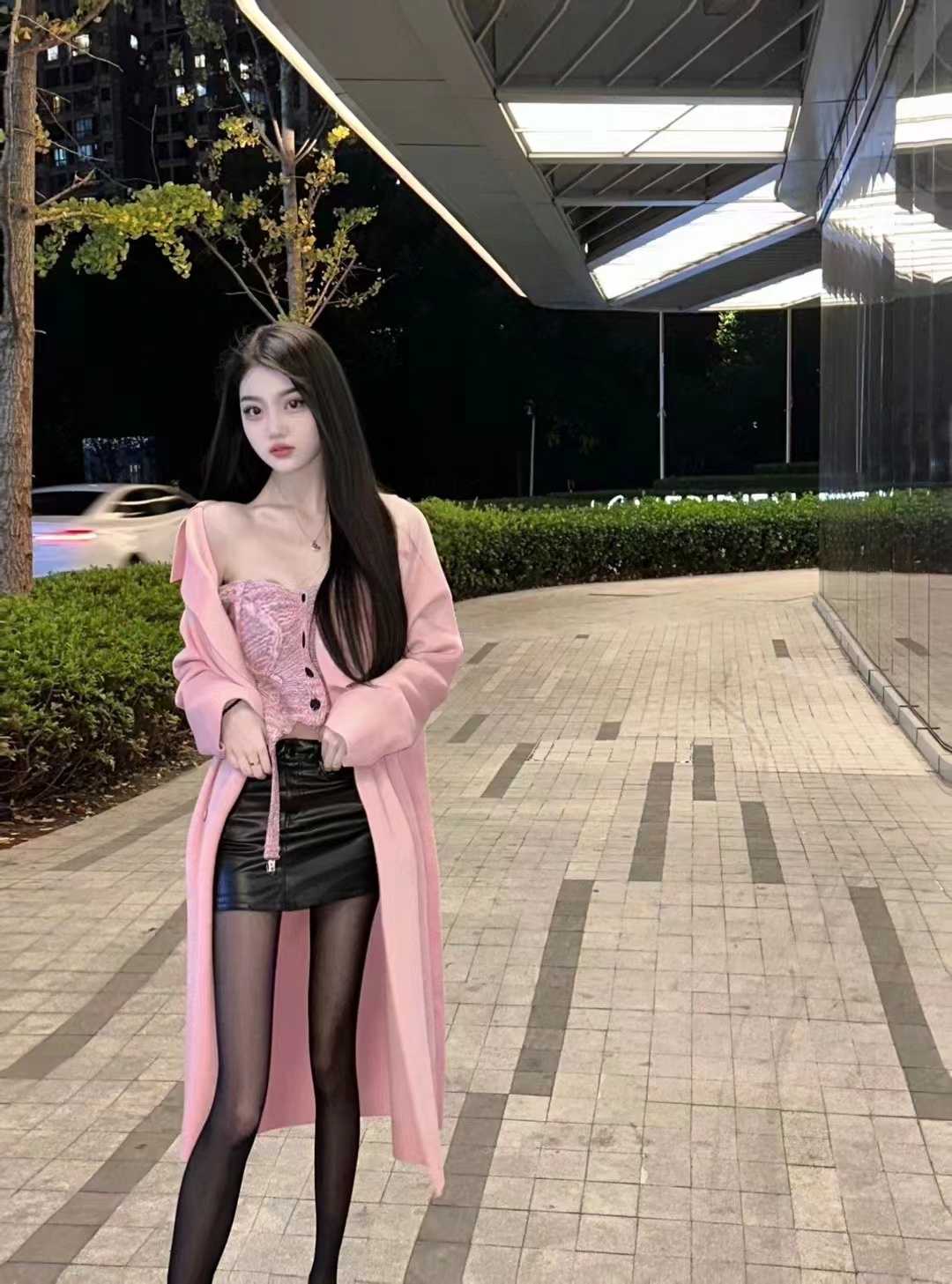 很爽，搞得小姐姐一颤一颤的