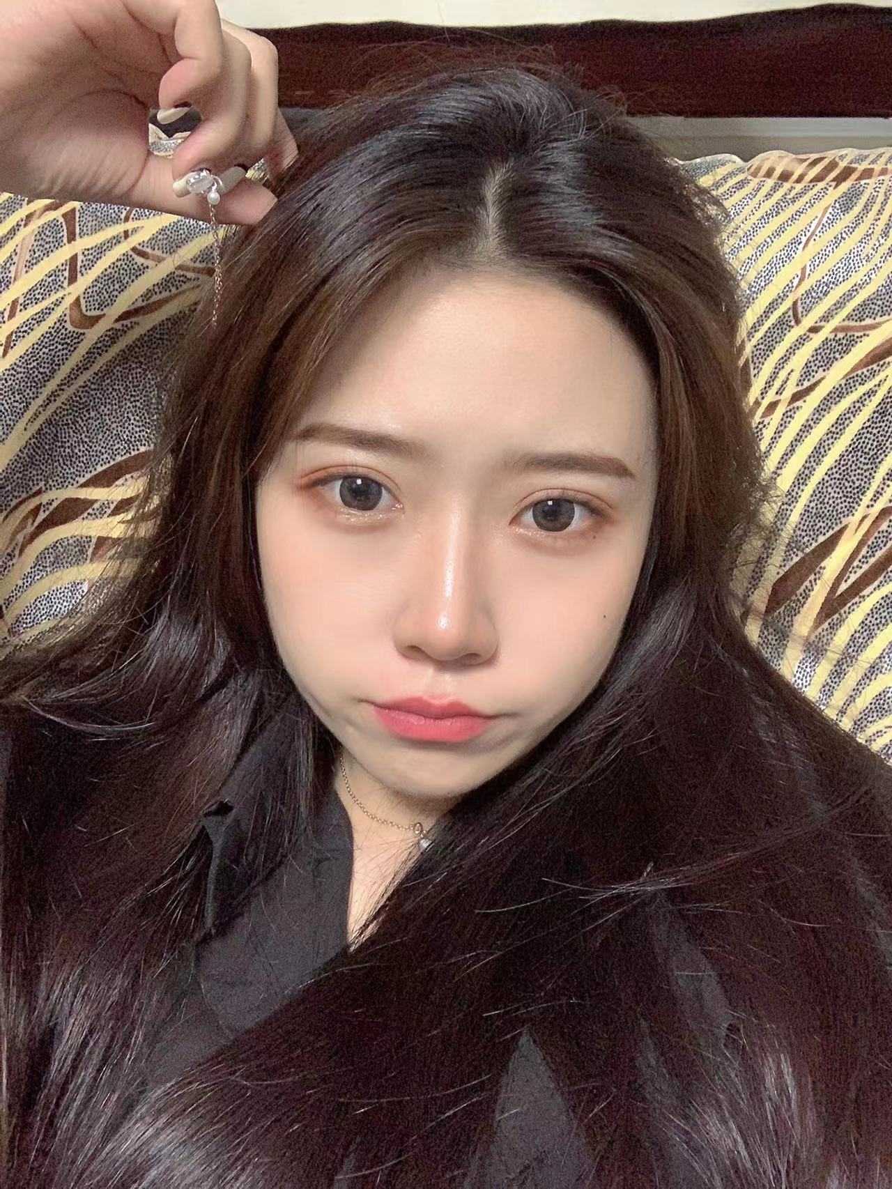 年轻很不错的小姐姐