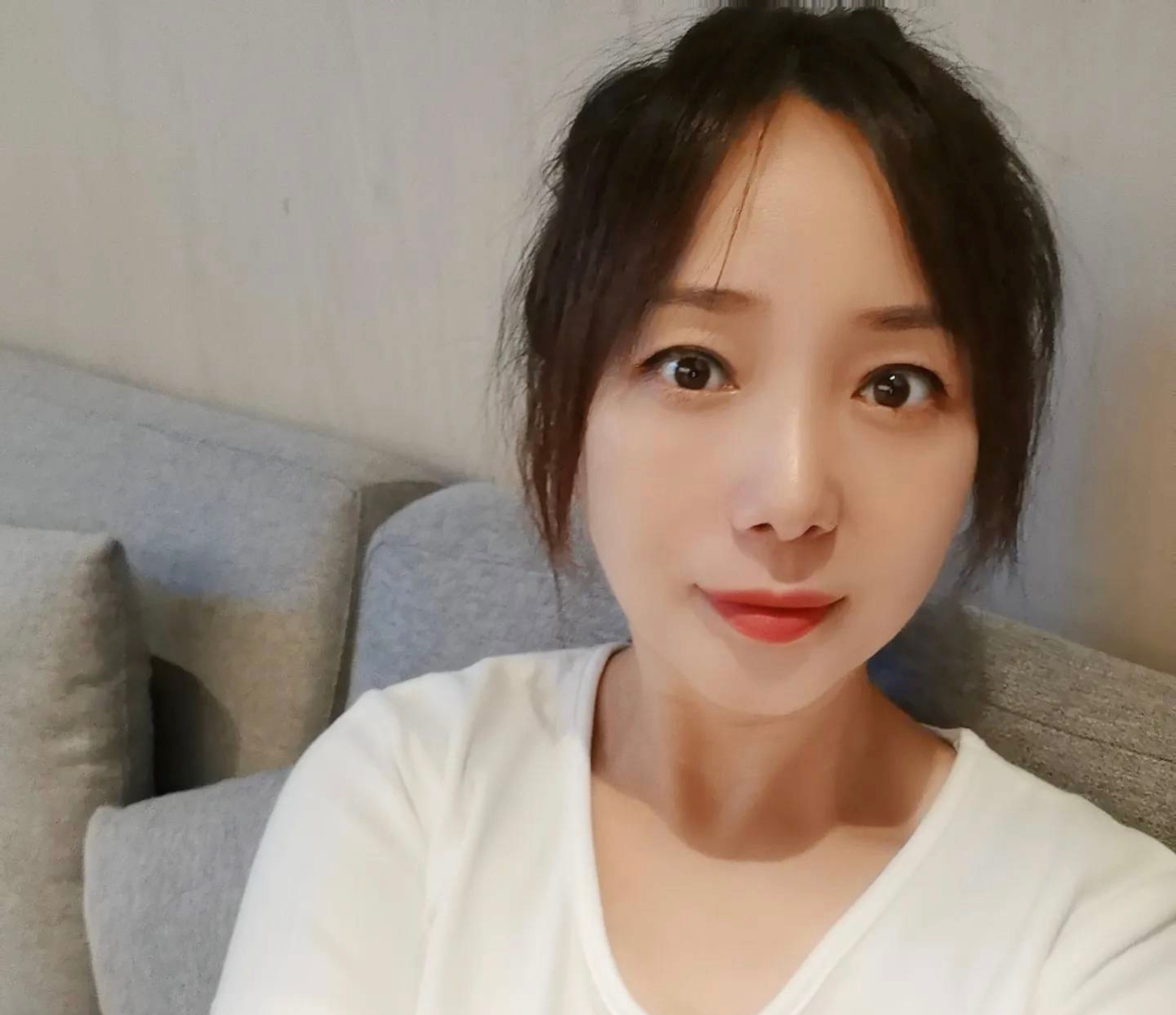 朝阳有点像日本素人妹子