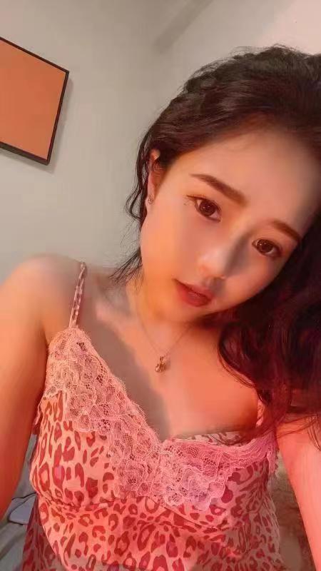 漂亮可爱的嫩妹子