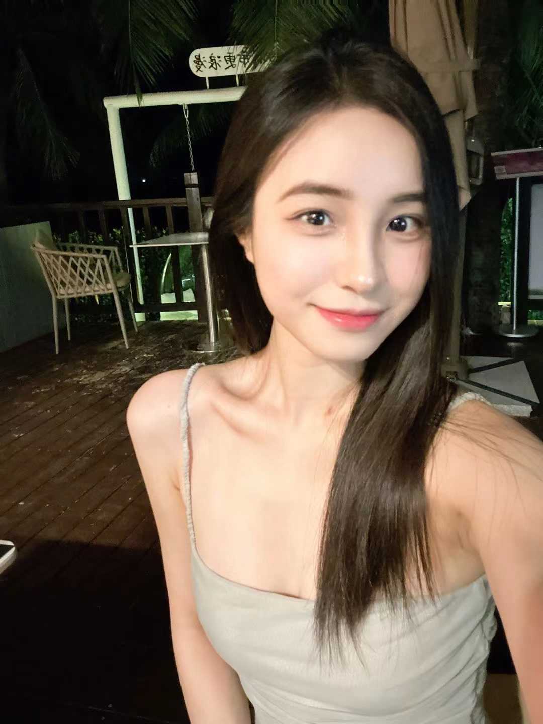 下面嫩嫩的很有包裹感