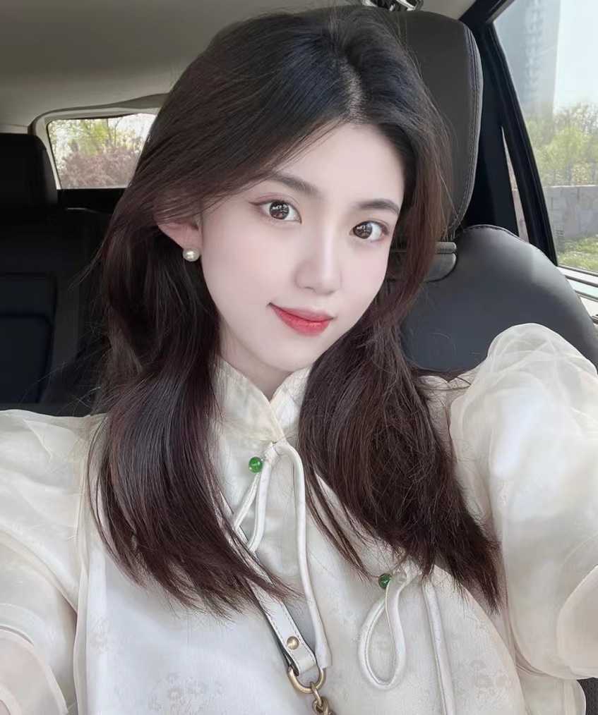 身材超级棒的小姐姐