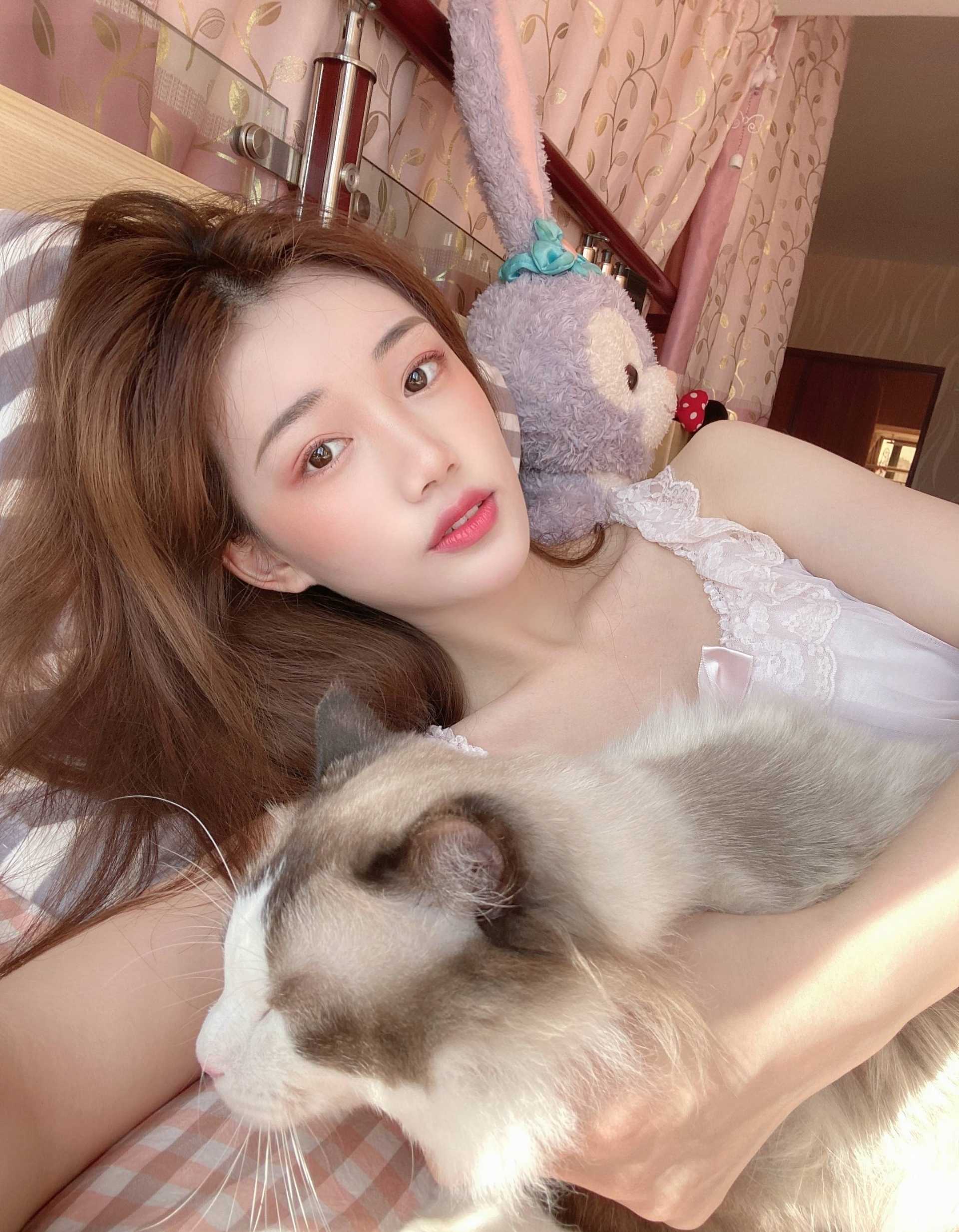 热情妹子颜值身材贼棒