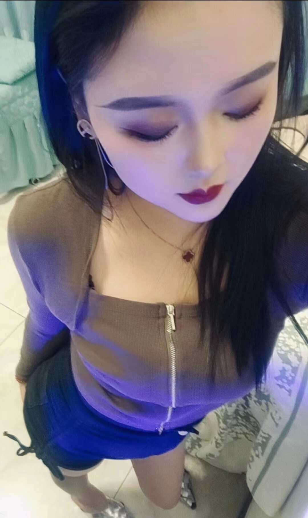 颜值超高的小妹