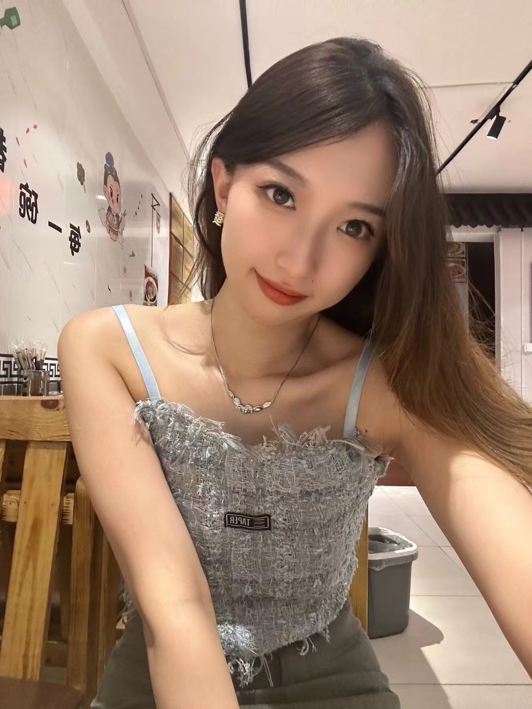 每个女孩都有独特的风格，可制服，可御姐，可萝莉，女孩最喜欢双飞