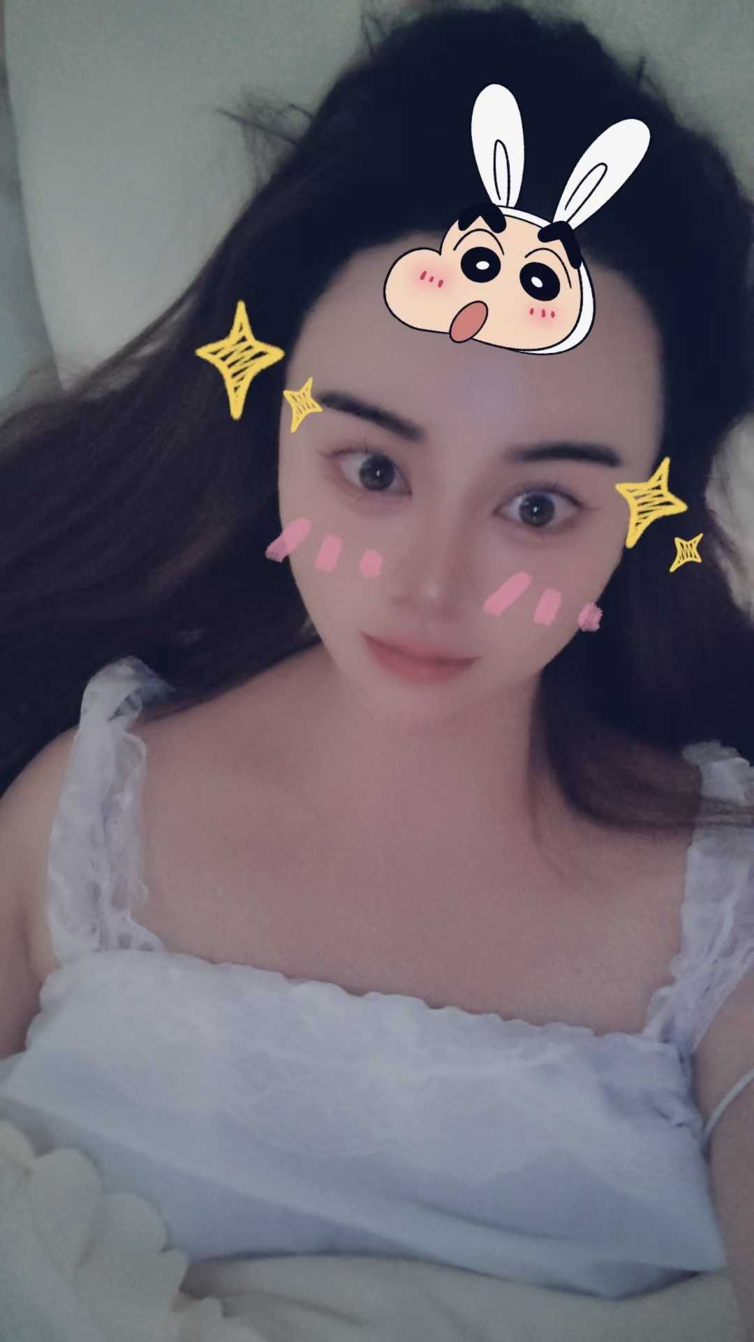 靠谱妹妹.到了地方下楼接的我