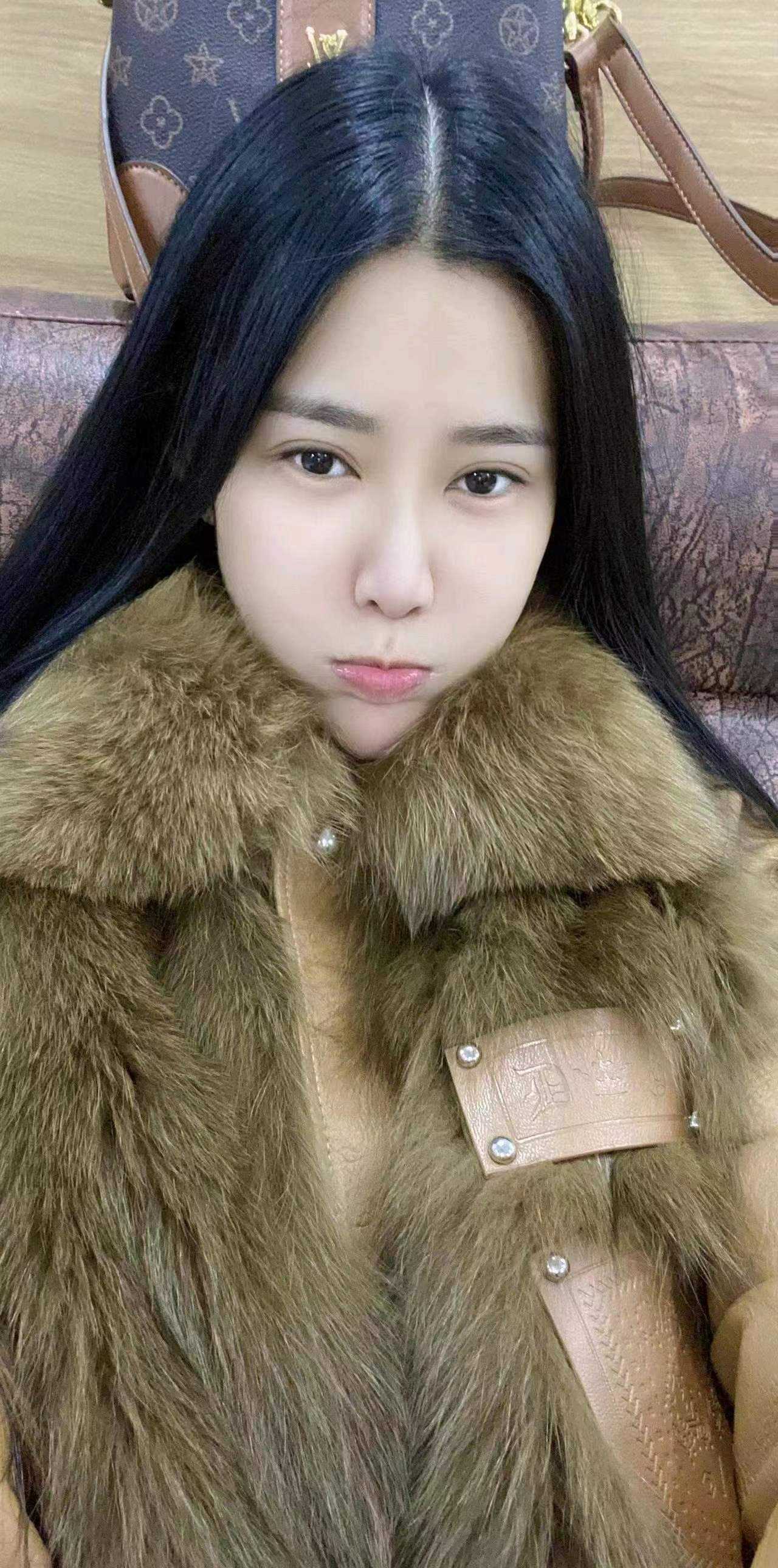 身材超棒颜值不错的小姐姐